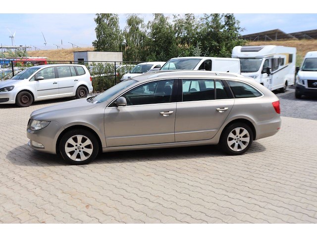 Stationwagen skoda superb tdi diesel - afbeelding 1 van  1