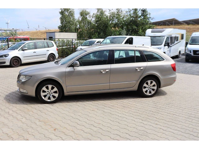 Stationwagen skoda superb tdi diesel - afbeelding 1 van  1