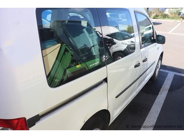 Stationwagen volkswagen caddy, datum 1ste inschr 29/08/2016, km-stand 50762, chassisnr wv2zzz2kzhx026342,cng, euro 6b schade rondom - afbeelding 13 van  15