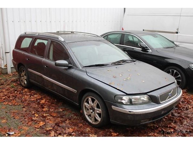 Stationwagen volvo v70, yv1sw799942396508, 1e inschr 27/04/04, 2401cm³, 120kw, euro 3, diesel, 324633km vlgs ltst keuring, kentekenbewijs, gelijkvormigheidsattest, keuring gelding 27/04/2020 - afbeelding 7 van  13