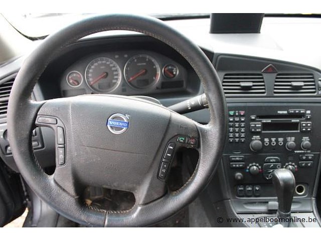 Stationwagen volvo v70, yv1sw799942396508, 1e inschr 27/04/04, 2401cm³, 120kw, euro 3, diesel, 324633km vlgs ltst keuring, kentekenbewijs, gelijkvormigheidsattest, keuring gelding 27/04/2020 - afbeelding 11 van  13