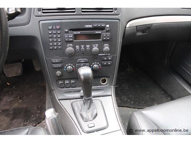 Stationwagen volvo v70, yv1sw799942396508, 1e inschr 27/04/04, 2401cm³, 120kw, euro 3, diesel, 324633km vlgs ltst keuring, kentekenbewijs, gelijkvormigheidsattest, keuring gelding 27/04/2020 - afbeelding 12 van  13