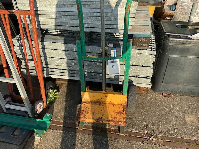 Steekwagen in de hoogte verstelbaar - afbeelding 1 van  2