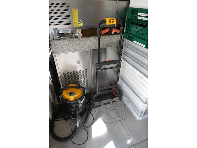 Steekwagen + stofzuigers - afbeelding 1 van  6