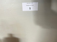 Steekwagentje blauwe kleur, rolwerkkast rode kleur, metalen kast met producten (7,8,9) - afbeelding 2 van  7