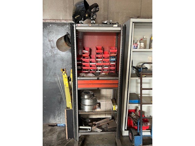 Steekwagentje blauwe kleur, rolwerkkast rode kleur, metalen kast met producten (7,8,9) - afbeelding 3 van  7