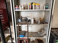 Steekwagentje blauwe kleur, rolwerkkast rode kleur, metalen kast met producten (7,8,9) - afbeelding 7 van  7