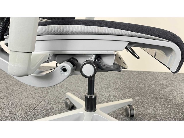 Steelcase - think - bureaustoel (4x) - afbeelding 3 van  8