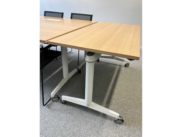 Steelcase inklapbare mobiele tafel (3x) - afbeelding 2 van  5