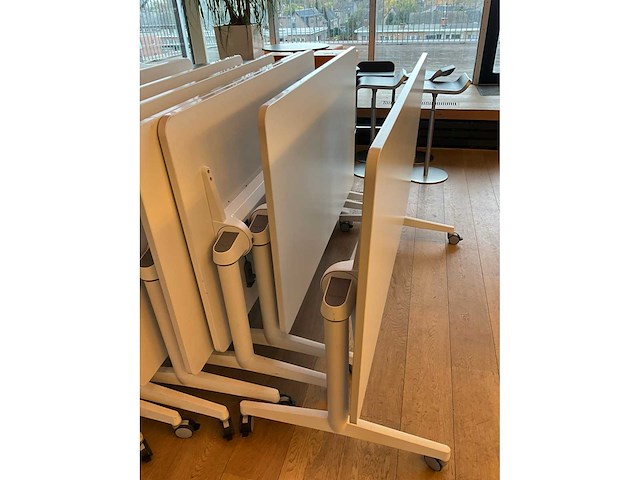 Steelcase inklapbare mobiele tafel (4x) - afbeelding 9 van  9
