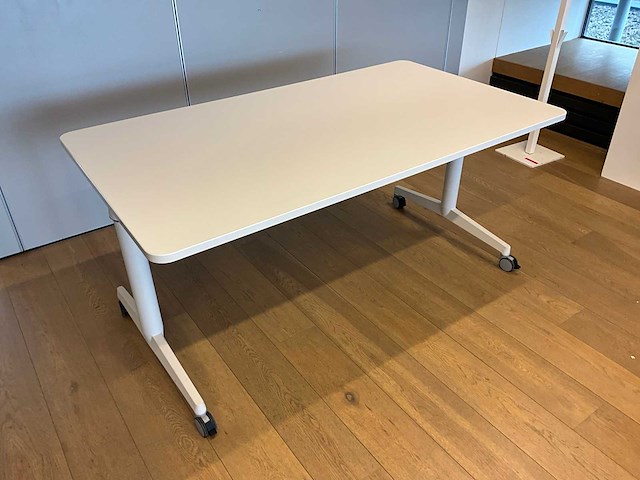Steelcase inklapbare mobiele tafel (4x) - afbeelding 1 van  9