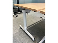 Steelcase inklapbare mobiele tafel met kabeldoorvoer (2x) - afbeelding 8 van  8