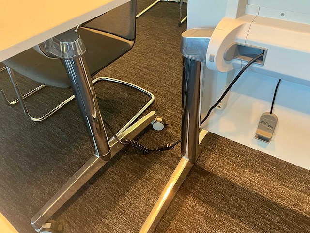 Steelcase mobiele inklapbare vergadertafel (2x) - afbeelding 3 van  17