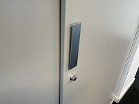 Steelcase schuifdeurkast (2x) - afbeelding 1 van  5