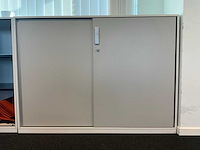 Steelcase schuifdeurkast (2x) - afbeelding 1 van  6