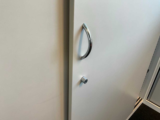 Steelcase schuifdeurkast (2x) - afbeelding 6 van  6