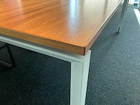 Steelcase vergadertafel (2x) + schuifdeurkast - afbeelding 13 van  18