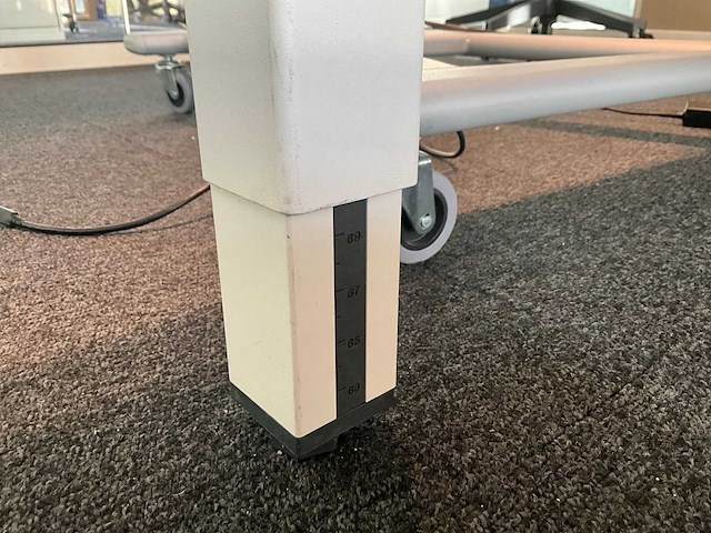 Steelcase vergadertafel (2x) + schuifdeurkast - afbeelding 14 van  18