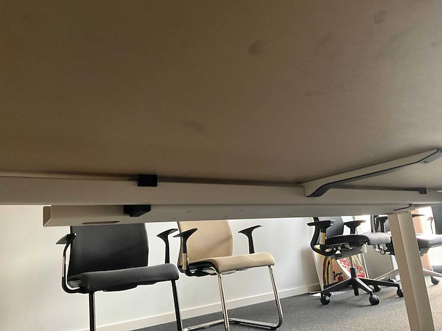 Steelcase vergadertafel (2x) - afbeelding 9 van  12