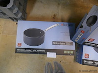 Steelpan met 2 tuiten - afbeelding 1 van  1