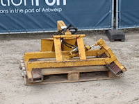 Steenklem voor knikmops