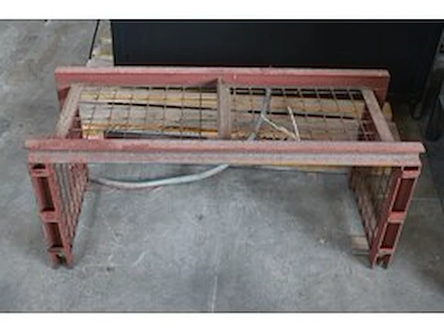 Steenkorf geverfd 100 x 40 x 40 cm - afbeelding 1 van  3