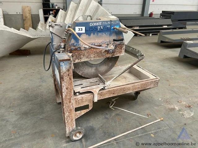 Steenzaagmachine lissmac dts-271, bouwjaar 2013. voorzien van een vermogen van 5,5 kw en een aansluiting van 400 v. - afbeelding 1 van  2