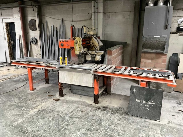Steenzaagmachine - afbeelding 1 van  12