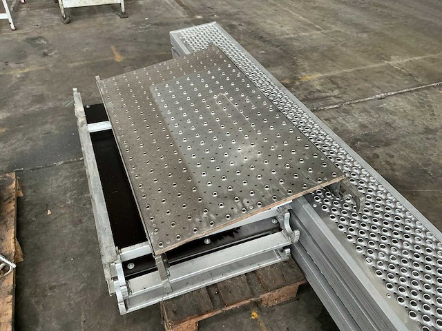Steiger platforms (6x) - afbeelding 2 van  3