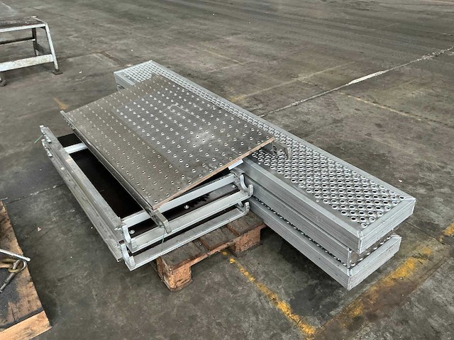 Steiger platforms (6x) - afbeelding 3 van  3