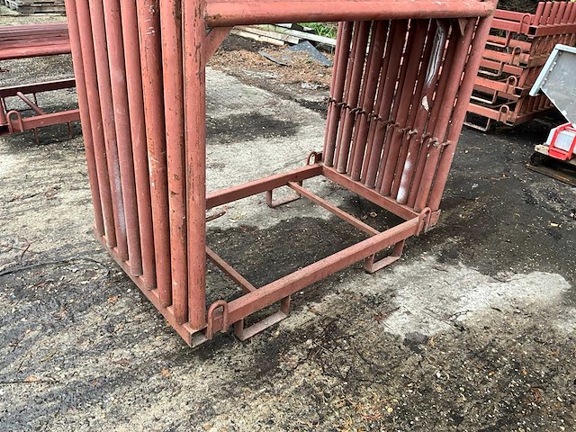 Steiger staanders (15x) met 14 diagonalen - afbeelding 14 van  14