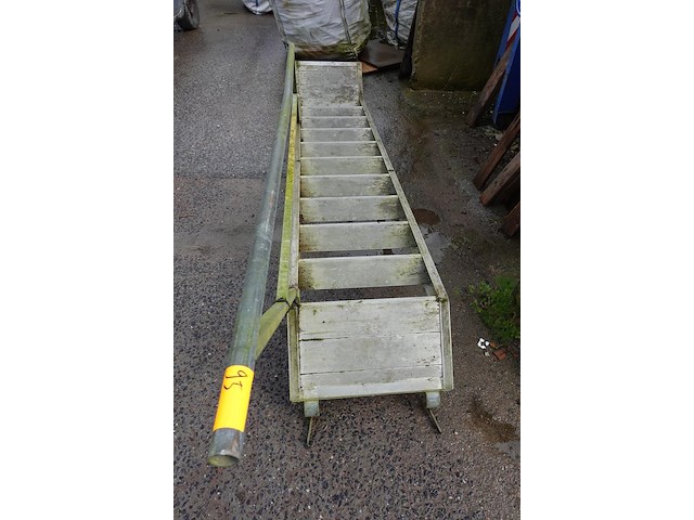 Steiger trap - afbeelding 1 van  3