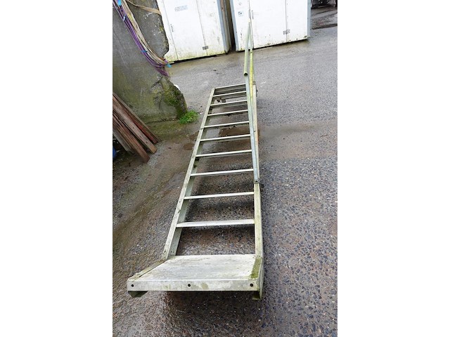 Steiger trap - afbeelding 3 van  3