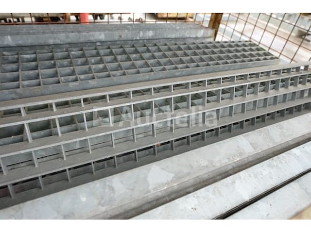 Steigertraptoren (grote aantallen) modex - afbeelding 4 van  20