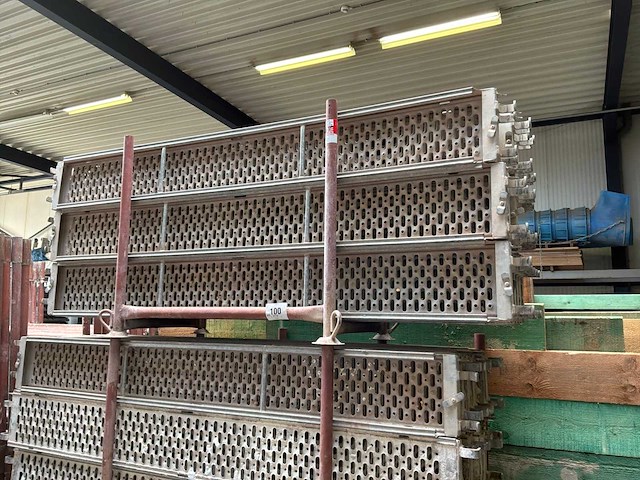 Steigervloer (21x) - afbeelding 1 van  2