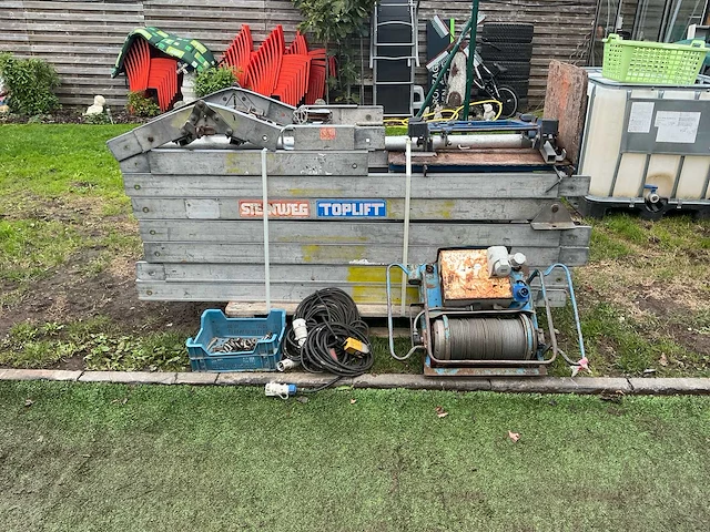 Steinweg toplift elektrische dakpannenlift / bouwlift met lier, staalkabel en toebehoren - afbeelding 1 van  7