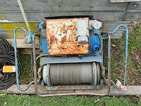 Steinweg toplift elektrische dakpannenlift / bouwlift met lier, staalkabel en toebehoren - afbeelding 2 van  7