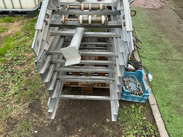 Steinweg toplift elektrische dakpannenlift / bouwlift met lier, staalkabel en toebehoren - afbeelding 4 van  7