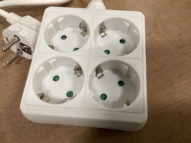 Stekkerdoos 4 voudig, 3680 watt (19x) - afbeelding 2 van  4