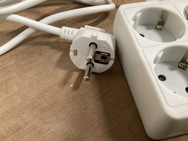 Stekkerdoos 4 voudig, 3680 watt (19x) - afbeelding 3 van  4