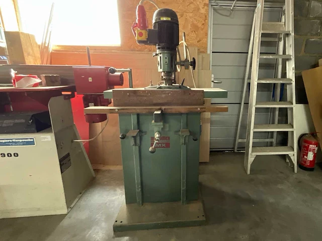 Stekmachine met beitel verticale smormachine - afbeelding 1 van  4