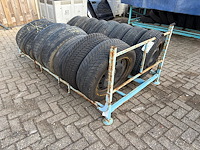 Stelling met diverse partij banden (marge) - afbeelding 1 van  1