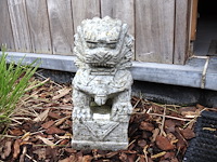 Stenen leeuw - afbeelding 1 van  3