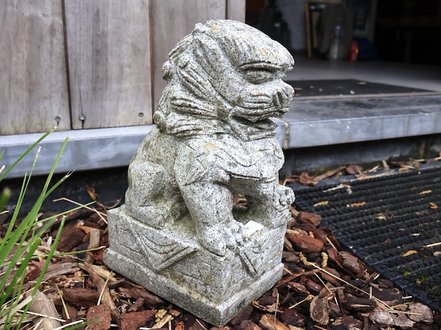 Stenen leeuw - afbeelding 3 van  3