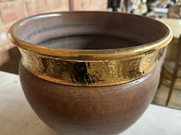 Stenen pot met koperen afwerking - afbeelding 2 van  2