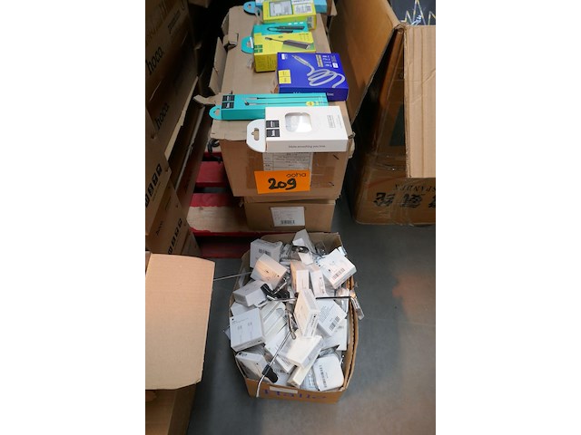 Stereo oordopjes, laadkabels en dergelijken hoco - afbeelding 1 van  5