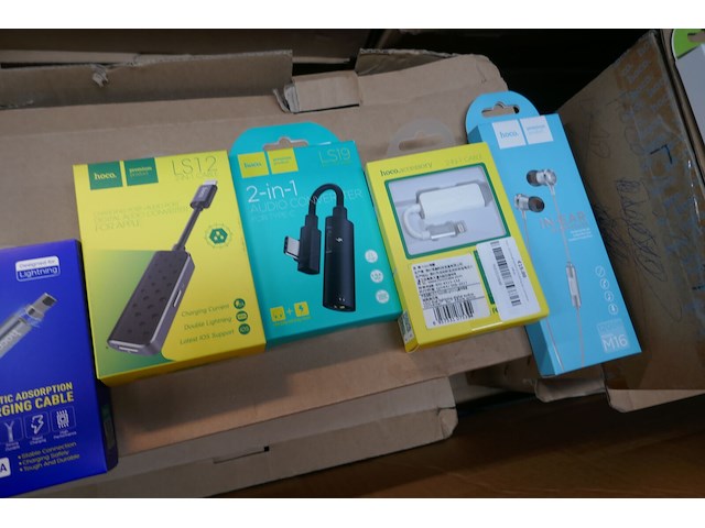 Stereo oordopjes, laadkabels en dergelijken hoco - afbeelding 4 van  5
