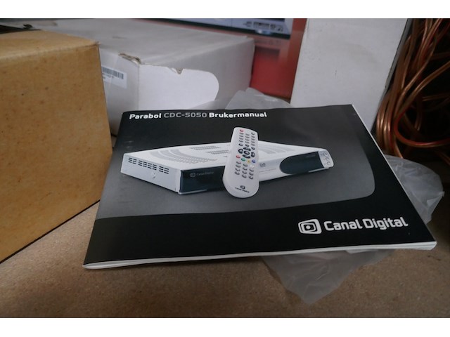 Stereo tuner + 3 satelliet ontvangers ( nooit gebruikt ) - afbeelding 3 van  5