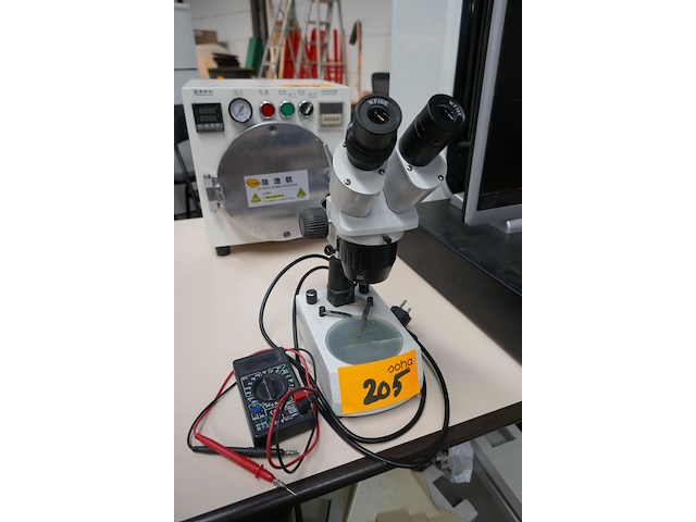 Stereomicroscoop + digitale multimeter - afbeelding 1 van  4