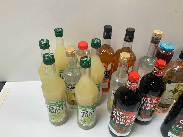 Sterke drank (18x) - afbeelding 2 van  6